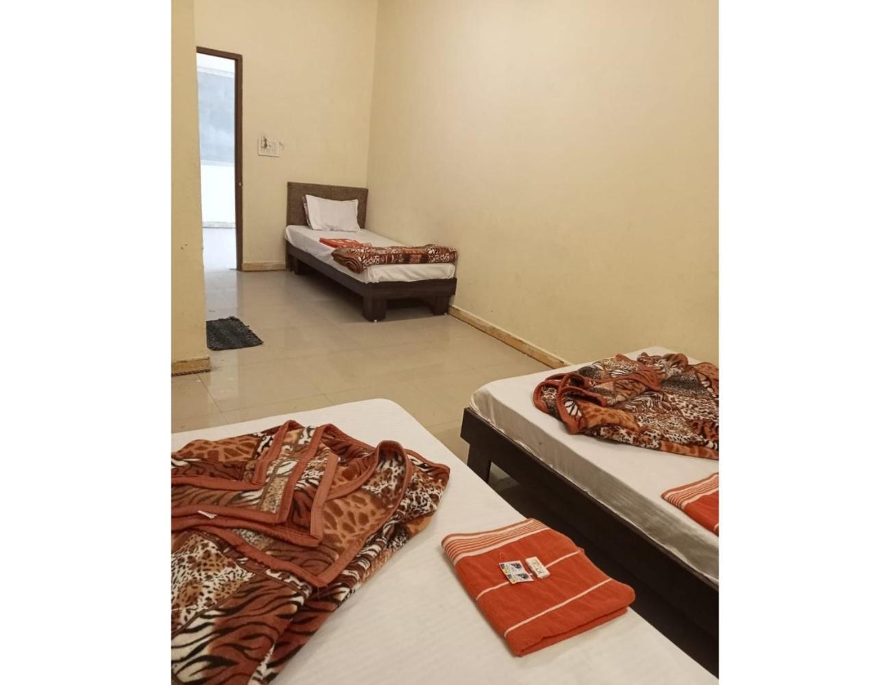 Hotel Mahakal Vishram, Ujjain Ngoại thất bức ảnh